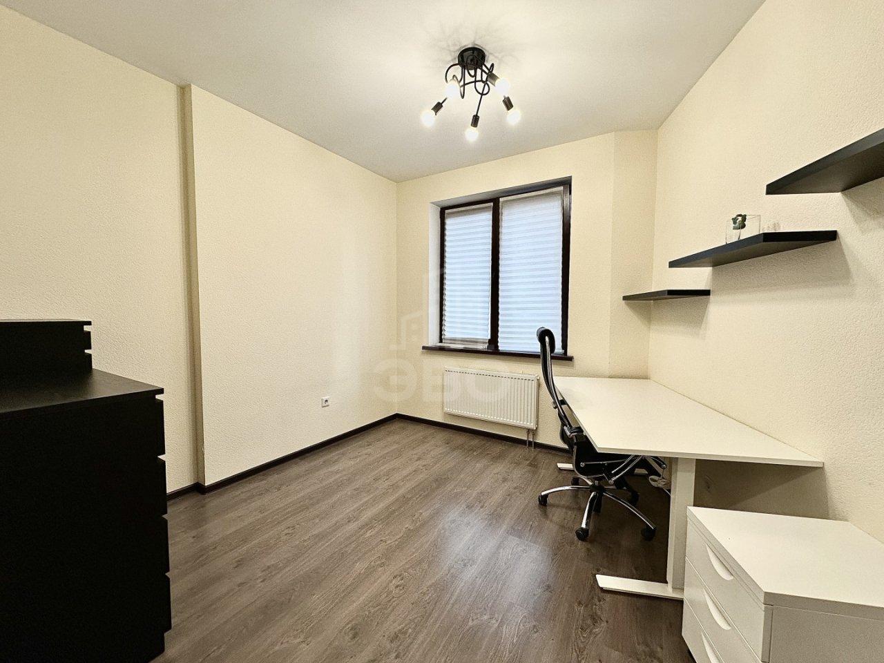 трехкомнатная квартира в Ленинградской области по адресу: Менделеева б-р., 12, к 1