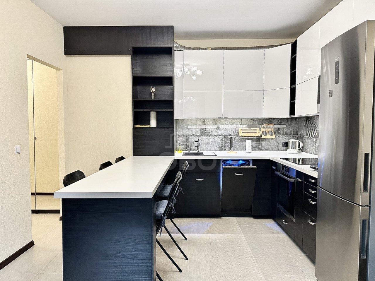 трехкомнатная квартира в Ленинградской области по адресу: Менделеева б-р., 12, к 1