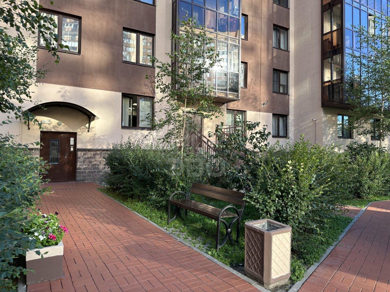 трехкомнатная квартира в Ленинградской области по адресу: Менделеева б-р., 12, к 1