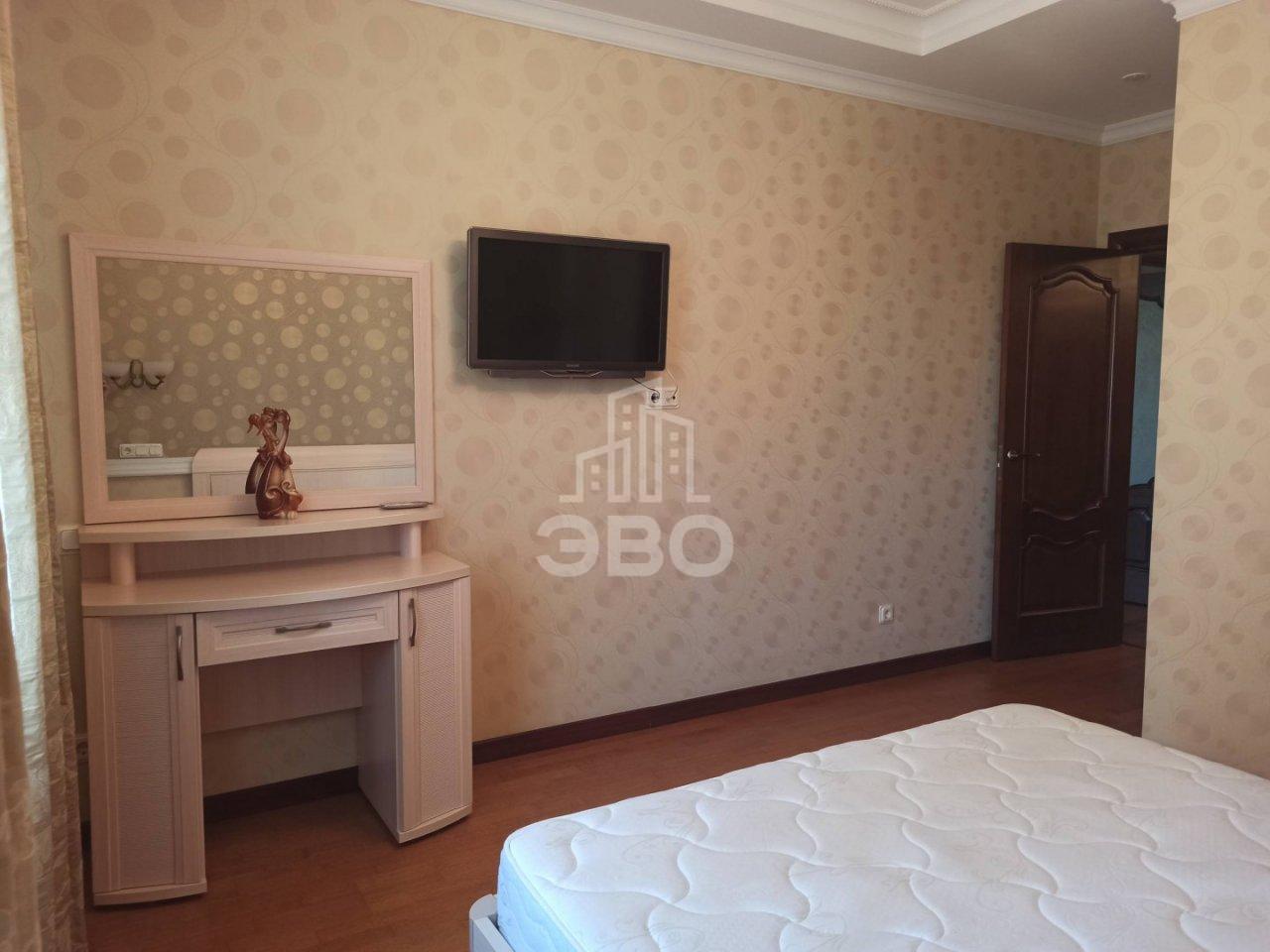 трехкомнатная квартира в Санкт-Петербурге по адресу: Варшавская ул., 23, к 3