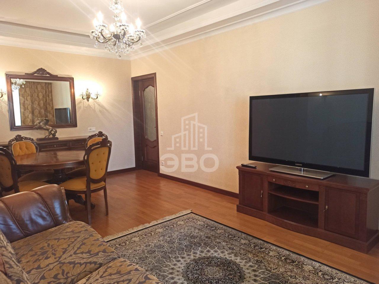 трехкомнатная квартира в Санкт-Петербурге по адресу: Варшавская ул., 23, к 3