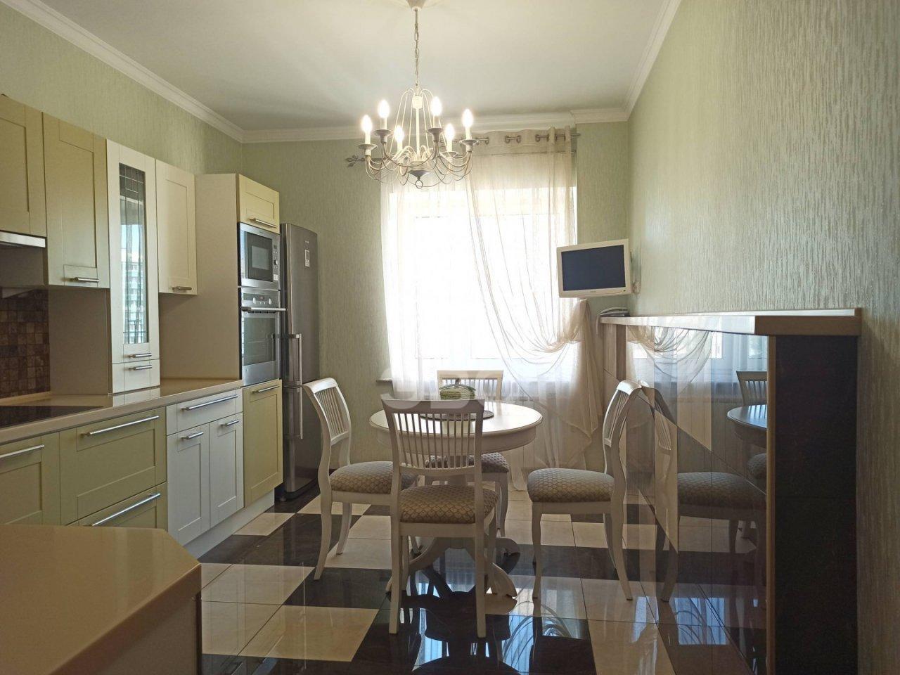 трехкомнатная квартира в Санкт-Петербурге по адресу: Варшавская ул., 23, к 3