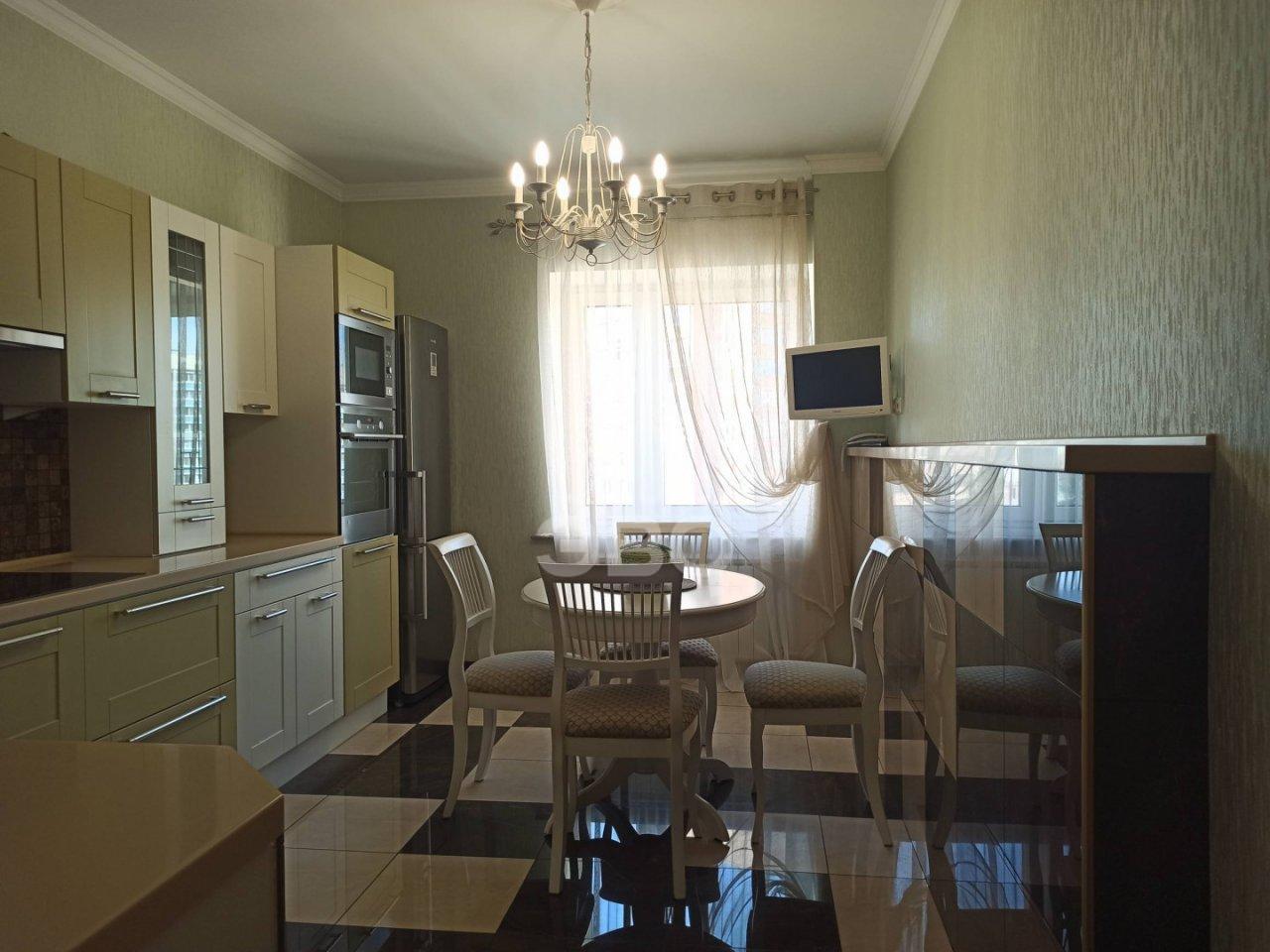 трехкомнатная квартира в Санкт-Петербурге по адресу: Варшавская ул., 23, к 3