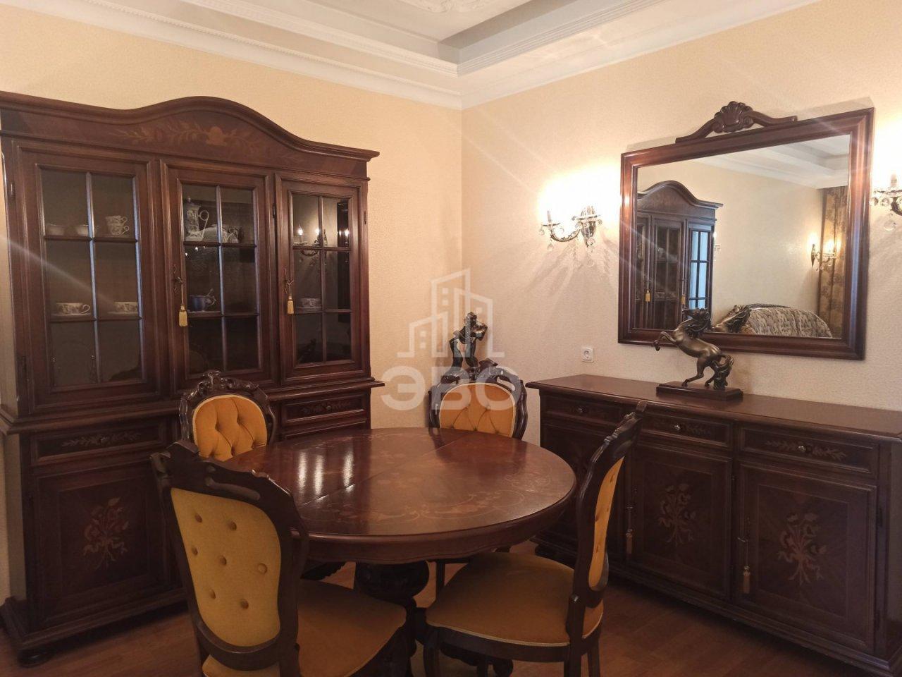 трехкомнатная квартира в Санкт-Петербурге по адресу: Варшавская ул., 23, к 3