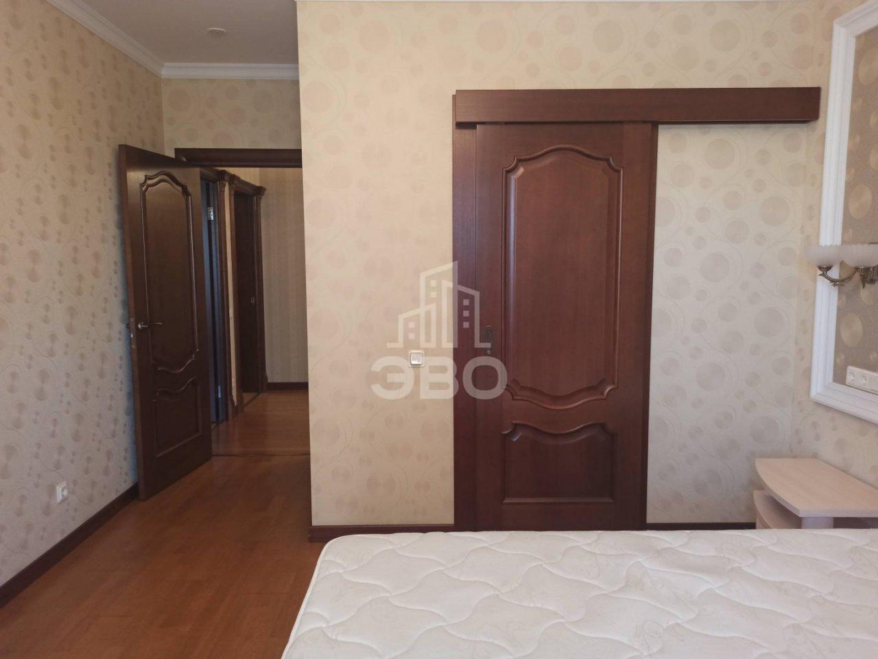 трехкомнатная квартира в Санкт-Петербурге по адресу: Варшавская ул., 23, к 3