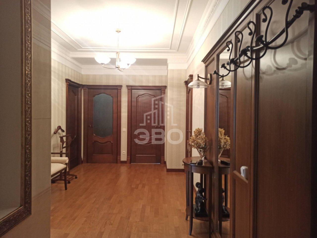 трехкомнатная квартира в Санкт-Петербурге по адресу: Варшавская ул., 23, к 3