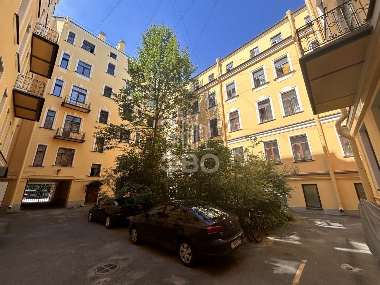 трехкомнатная квартира в Санкт-Петербурге по адресу: 2-я В.О. линия, 29