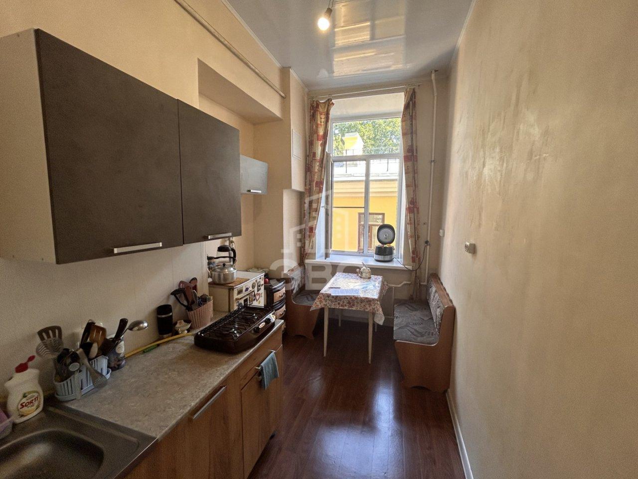 трехкомнатная квартира в Санкт-Петербурге по адресу: 2-я В.О. линия, 29