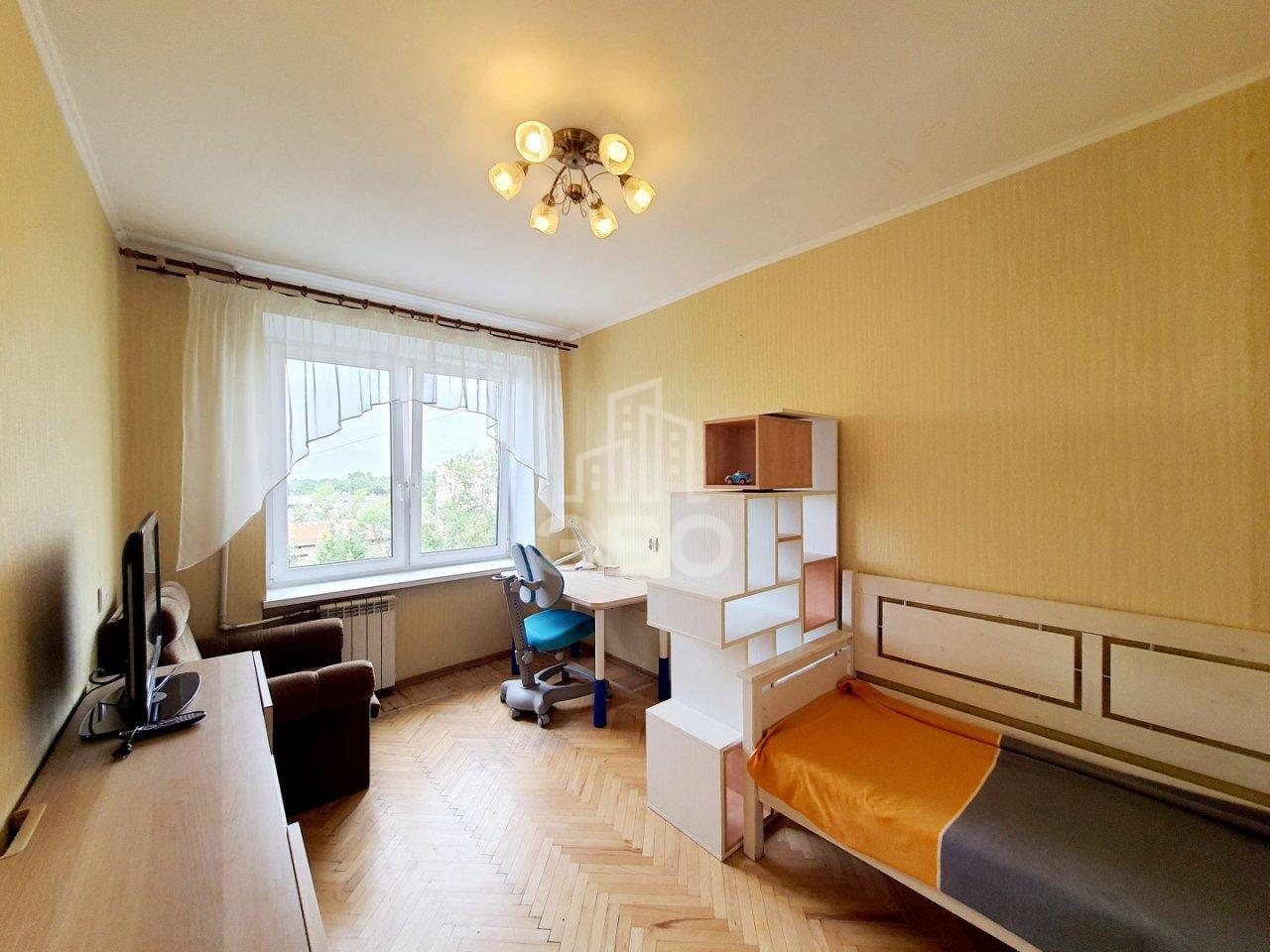 трехкомнатная квартира в Санкт-Петербурге по адресу: Ленинский проспект, 124