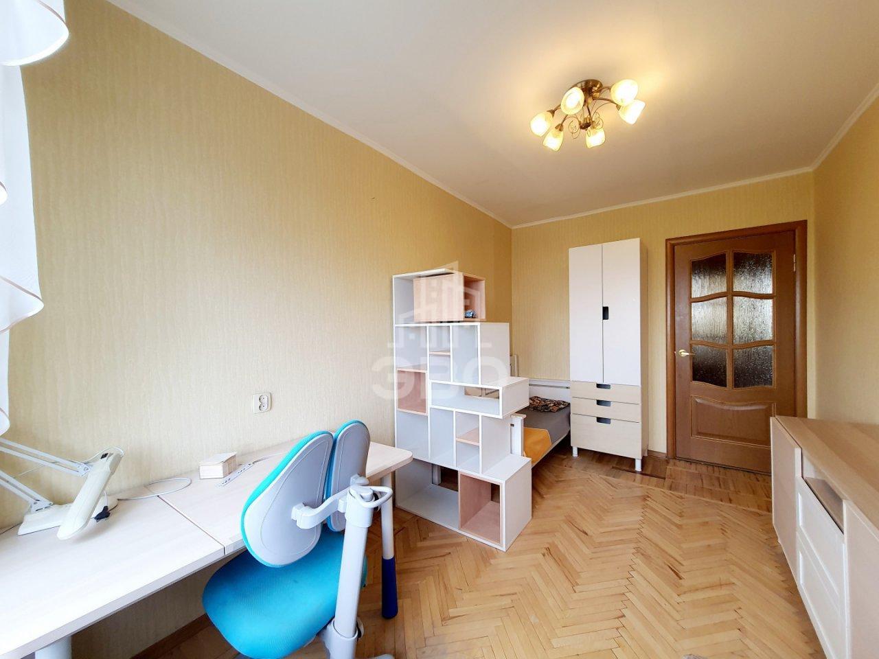 трехкомнатная квартира в Санкт-Петербурге по адресу: Ленинский проспект, 124