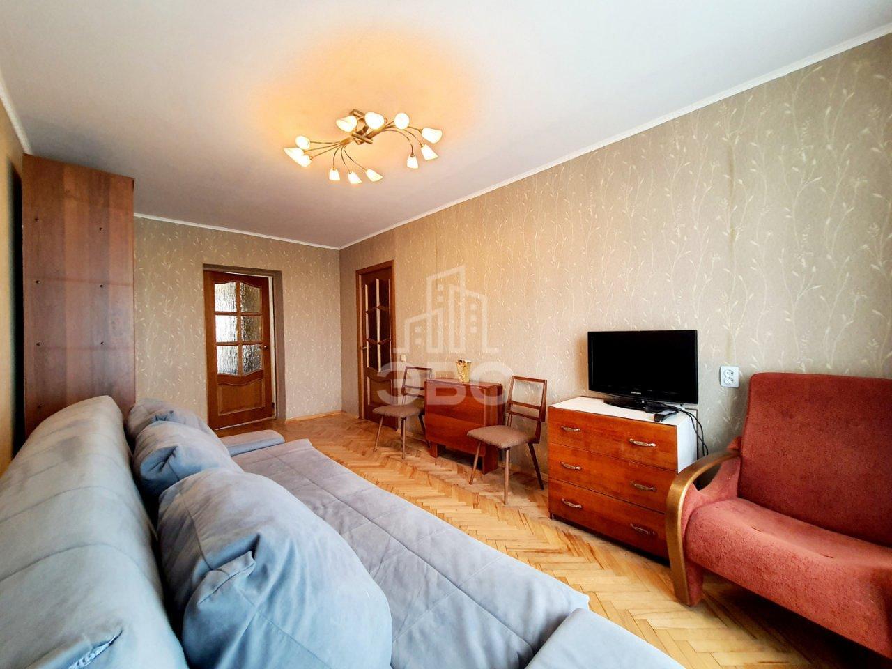 трехкомнатная квартира в Санкт-Петербурге по адресу: Ленинский проспект, 124