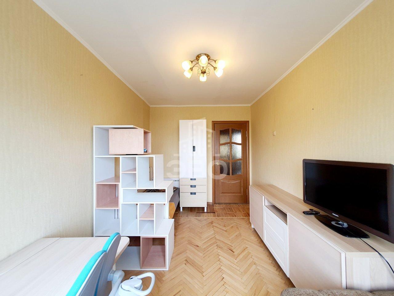 трехкомнатная квартира в Санкт-Петербурге по адресу: Ленинский проспект, 124