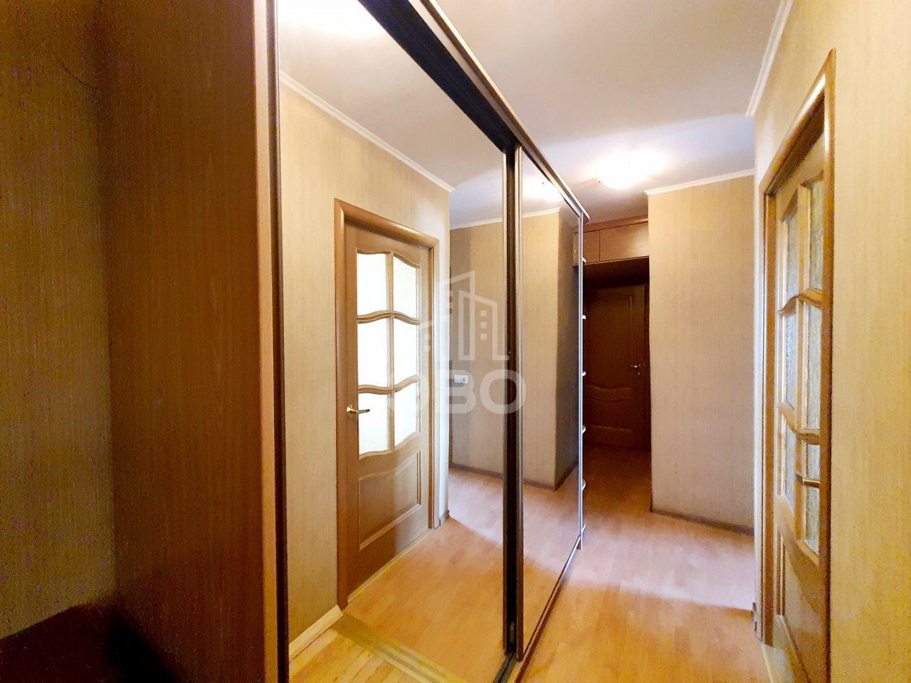 трехкомнатная квартира в Санкт-Петербурге по адресу: Ленинский проспект, 124