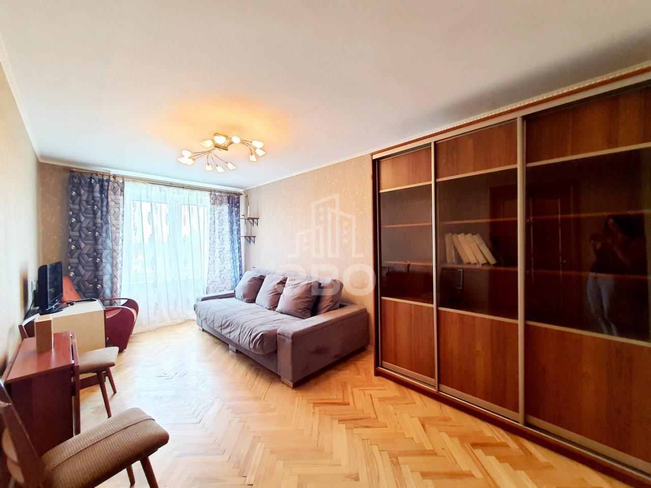 трехкомнатная квартира в Санкт-Петербурге по адресу: Ленинский проспект, 124