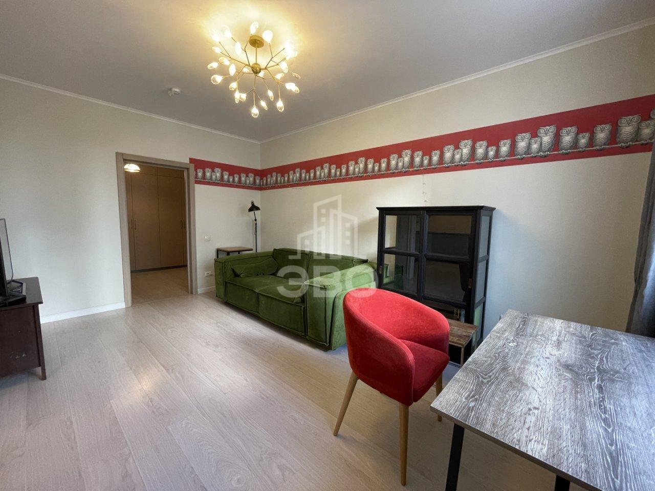 трехкомнатная квартира в Санкт-Петербурге по адресу: Богословская ул., 4, к 1