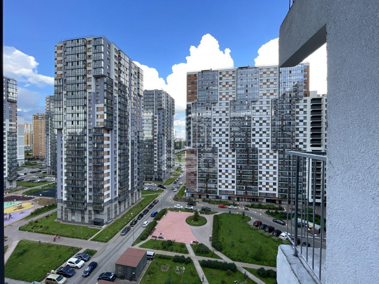 трехкомнатная квартира в Санкт-Петербурге по адресу: Богословская ул., 4, к 1