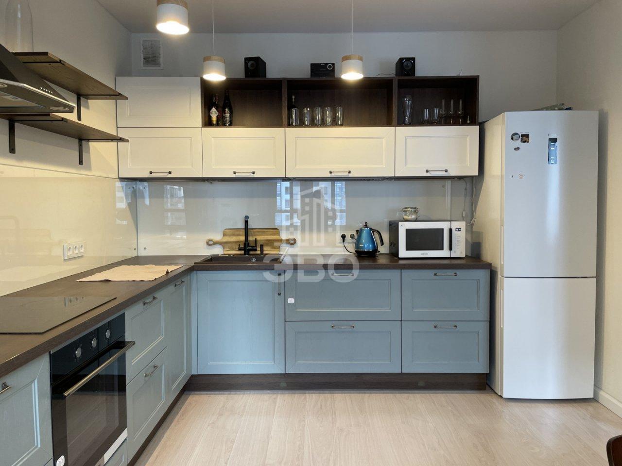 трехкомнатная квартира в Санкт-Петербурге по адресу: Богословская ул., 4, к 1