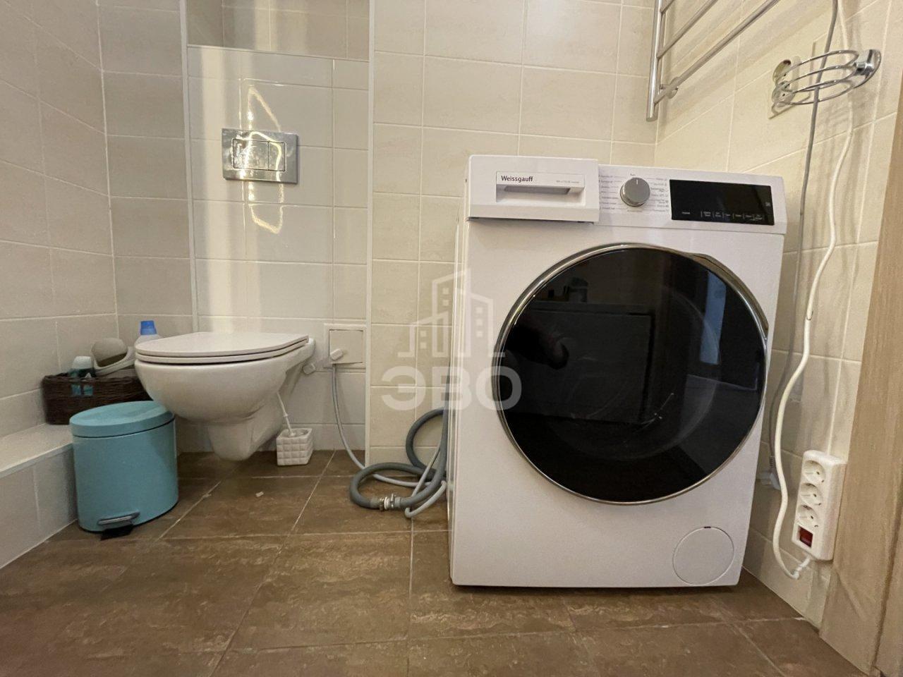 трехкомнатная квартира в Санкт-Петербурге по адресу: Богословская ул., 4, к 1