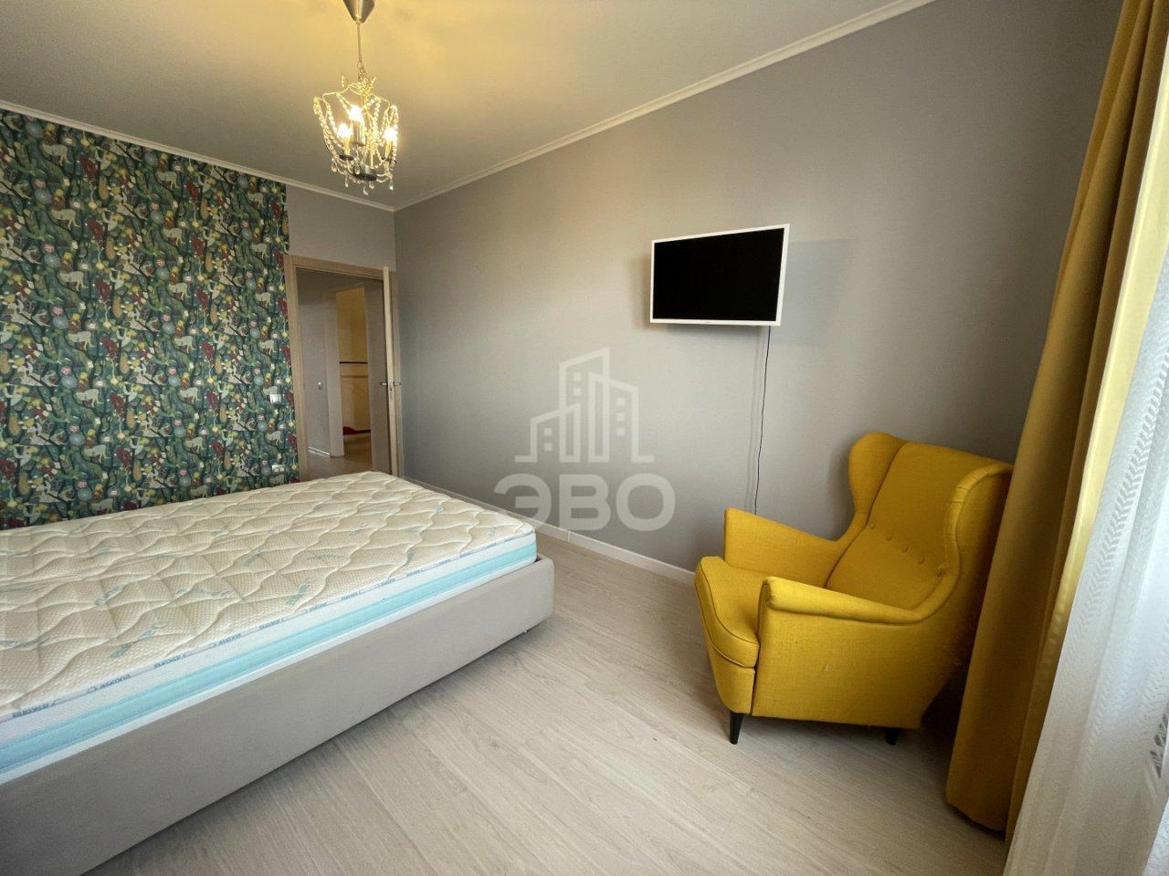 трехкомнатная квартира в Санкт-Петербурге по адресу: Богословская ул., 4, к 1