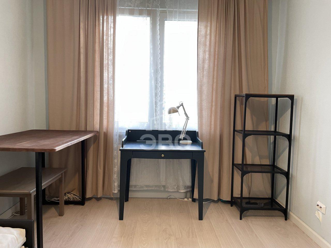 трехкомнатная квартира в Санкт-Петербурге по адресу: Богословская ул., 4, к 1