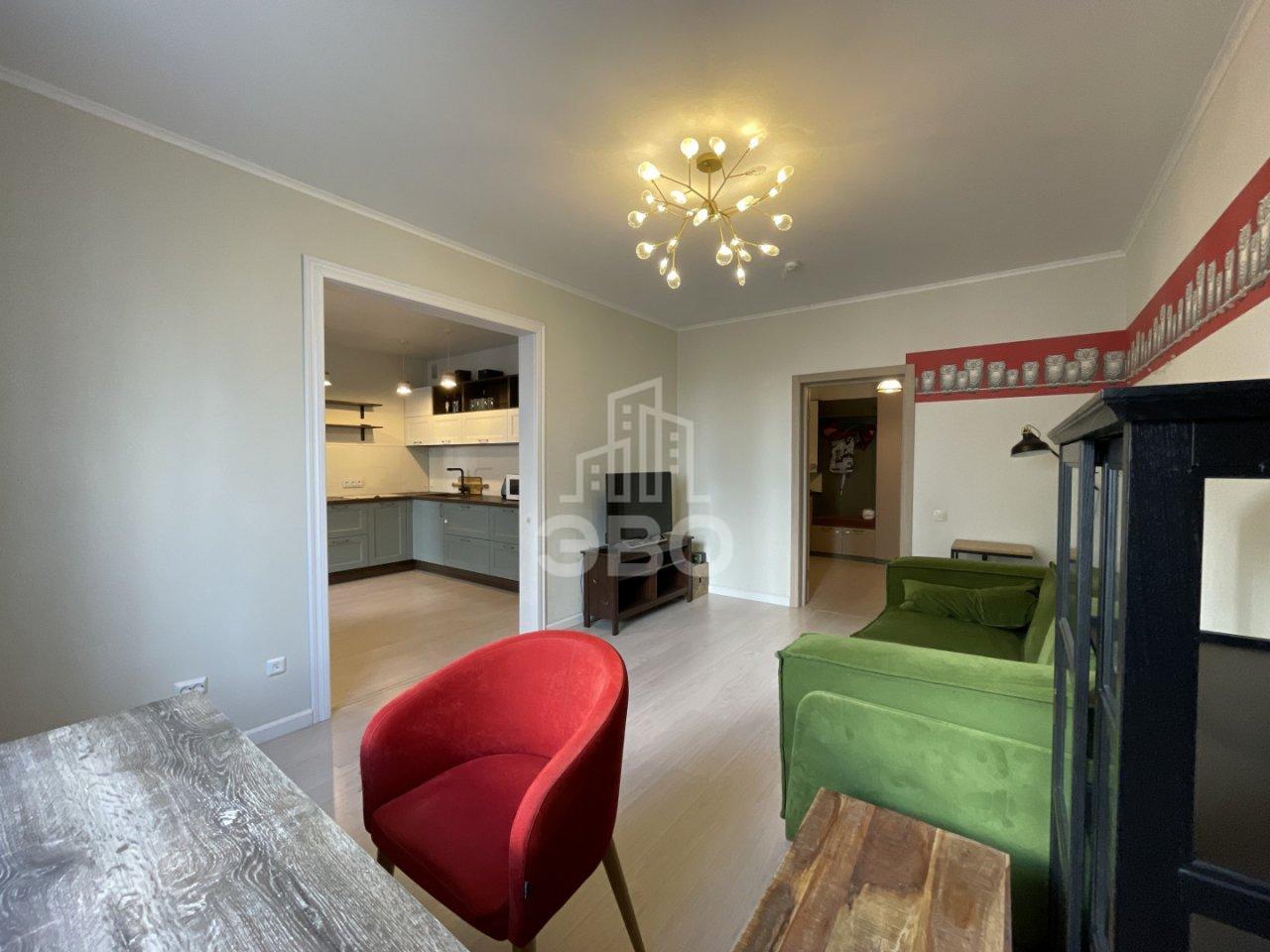 трехкомнатная квартира в Санкт-Петербурге по адресу: Богословская ул., 4, к 1