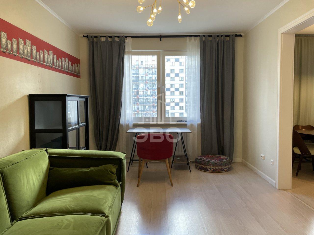 трехкомнатная квартира в Санкт-Петербурге по адресу: Богословская ул., 4, к 1