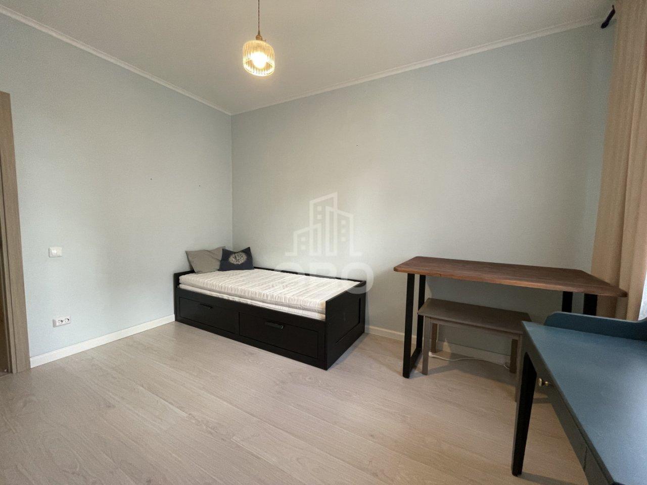 трехкомнатная квартира в Санкт-Петербурге по адресу: Богословская ул., 4, к 1