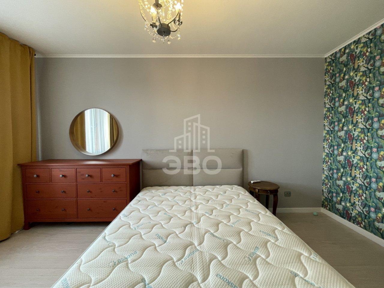 трехкомнатная квартира в Санкт-Петербурге по адресу: Богословская ул., 4, к 1