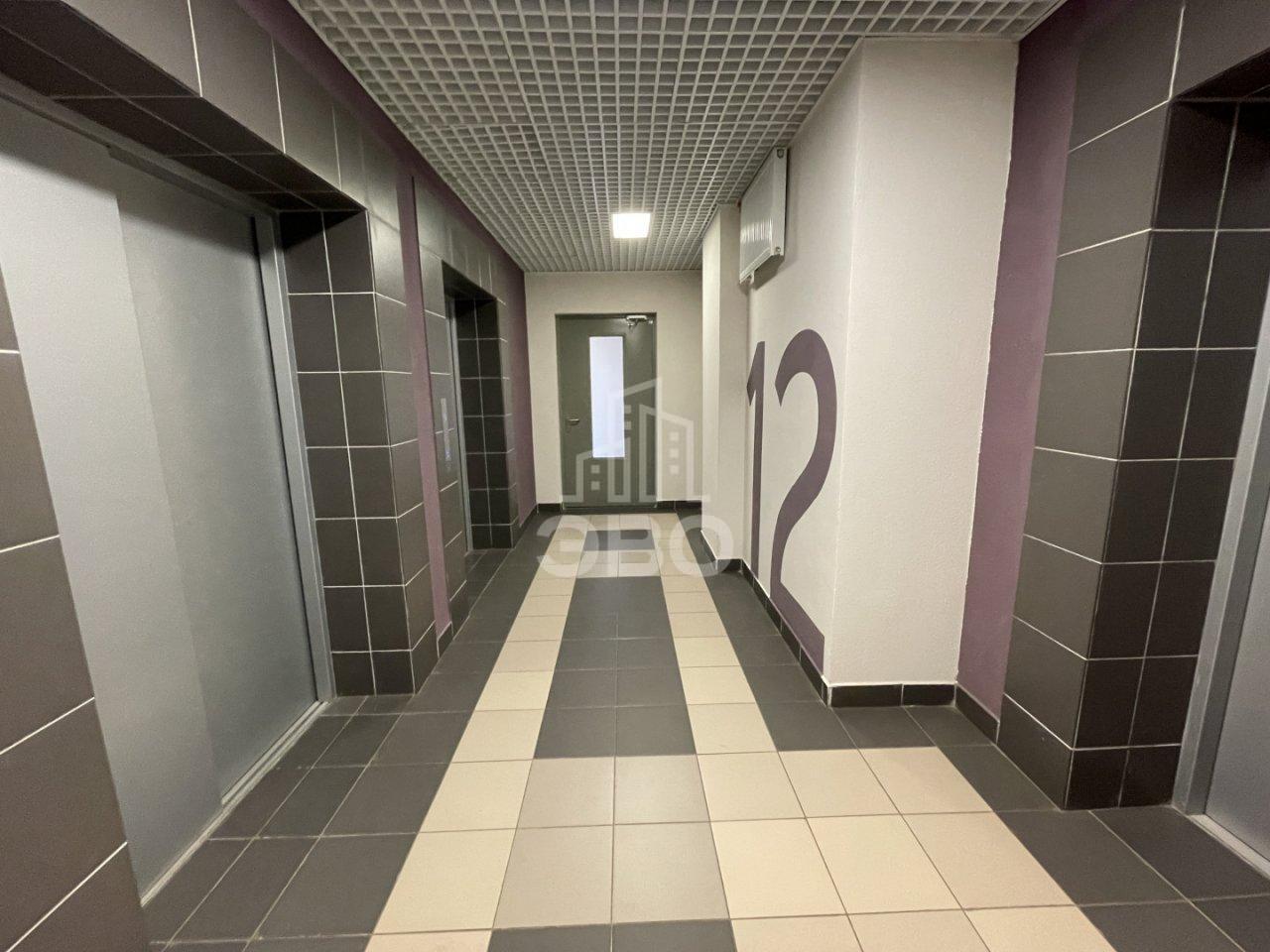 трехкомнатная квартира в Санкт-Петербурге по адресу: Богословская ул., 4, к 1