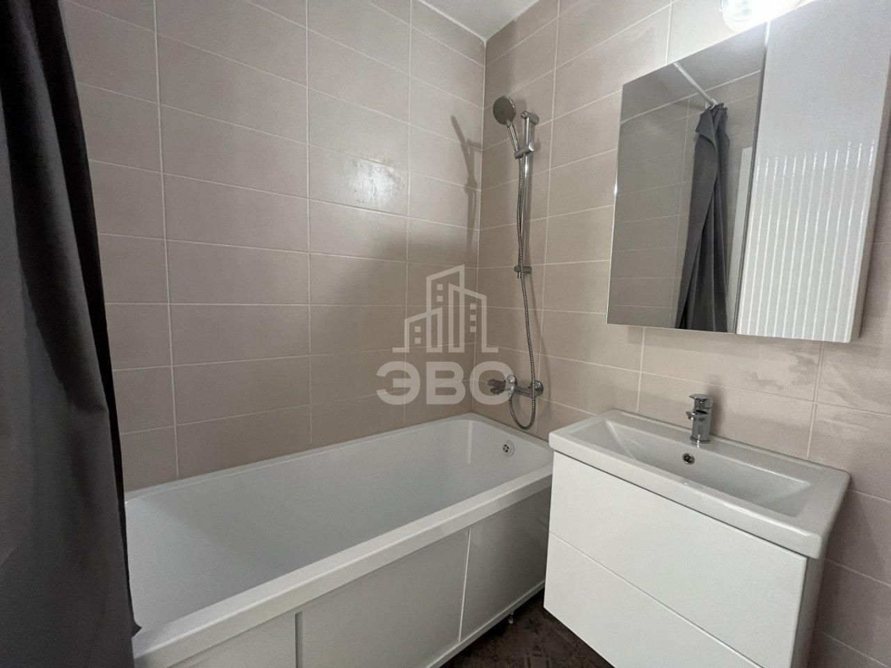 однокомнатная квартира в Санкт-Петербурге по адресу: Шоссе в Лаврики ул., 64, к 3