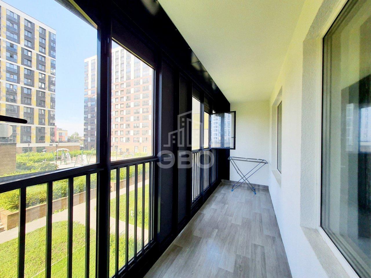 однокомнатная квартира в Санкт-Петербурге по адресу: Октябрьская наб., 34, к 4