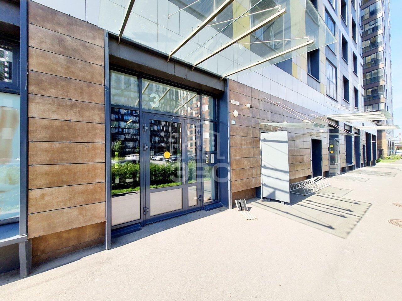 однокомнатная квартира в Санкт-Петербурге по адресу: Октябрьская наб., 34, к 4