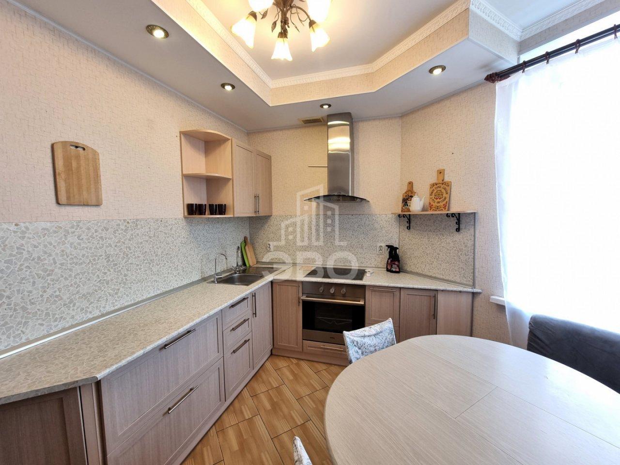 трехкомнатная квартира в Санкт-Петербурге по адресу: Пролетарская ул., 48, к 2