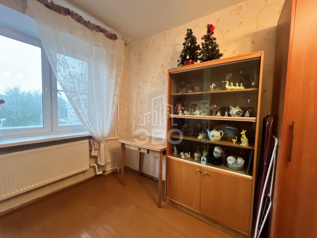 однокомнатная квартира в Санкт-Петербурге по адресу: Первого Мая ул., 75