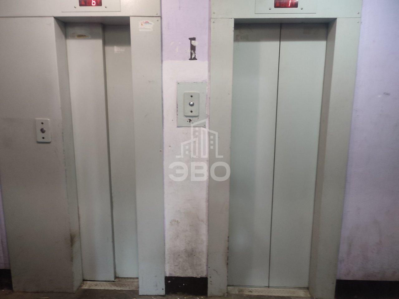 трехкомнатная квартира в Санкт-Петербурге по адресу: Тамбасова ул., 6, к 1