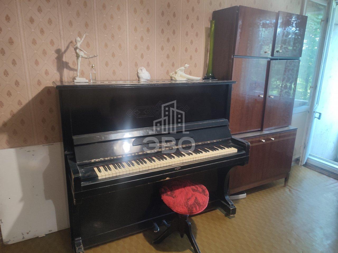 трехкомнатная квартира в Санкт-Петербурге по адресу: Тамбасова ул., 6, к 1