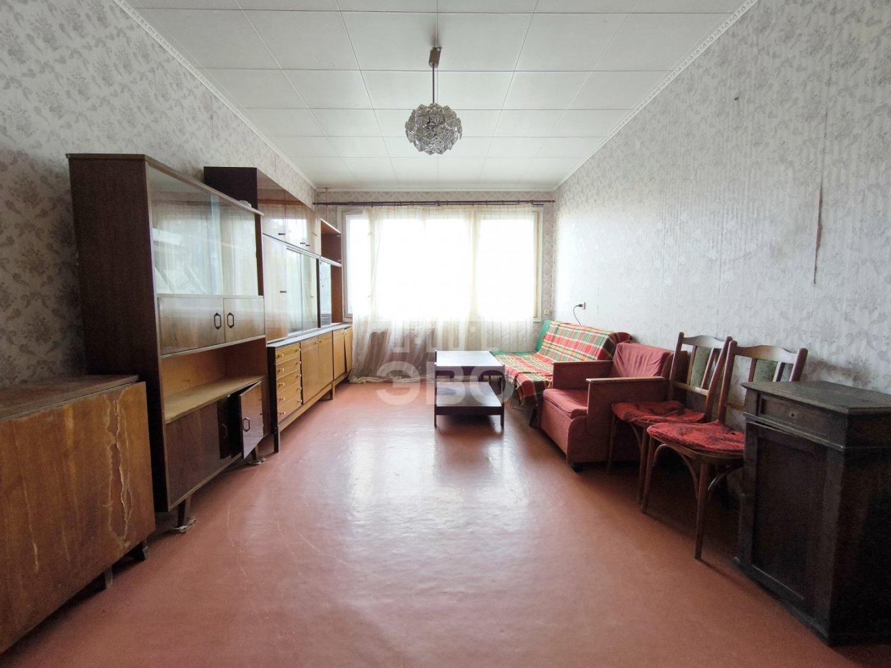 трехкомнатная квартира в Санкт-Петербурге по адресу: Тамбасова ул., 6, к 1