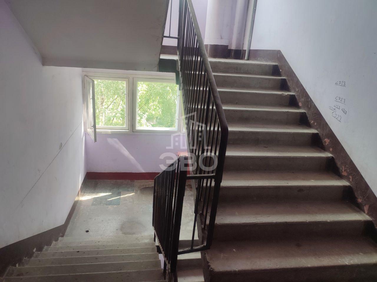 трехкомнатная квартира в Санкт-Петербурге по адресу: Тамбасова ул., 6, к 1