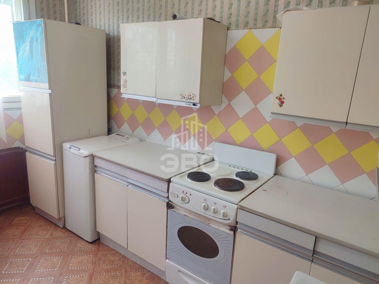 трехкомнатная квартира в Санкт-Петербурге по адресу: Тамбасова ул., 6, к 1