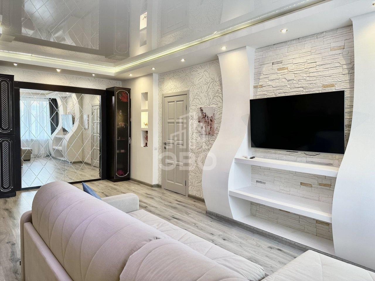 двухкомнатная квартира в Санкт-Петербурге по адресу: Королёва проспект, 63, к 2