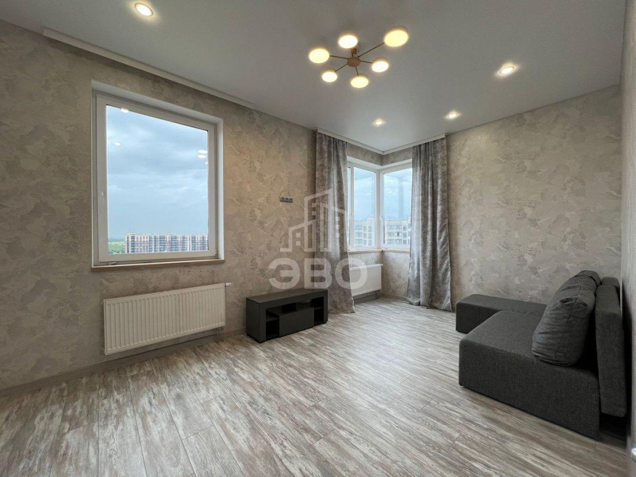 двухкомнатная квартира в Санкт-Петербурге по адресу: Строителей проспект, 1, к 1