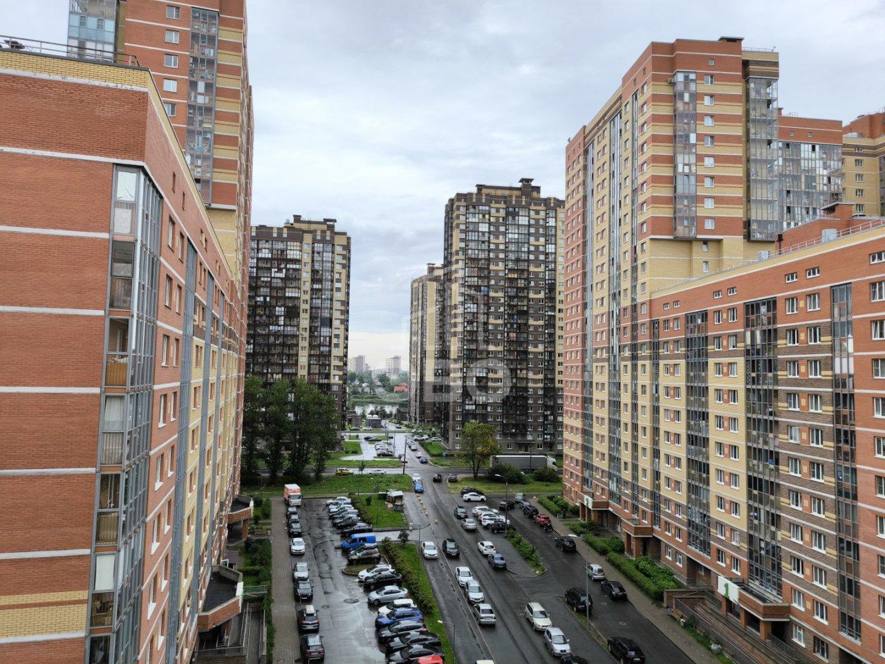 трехкомнатная квартира в Санкт-Петербурге по адресу: Гудиловская ул., 6, к 1