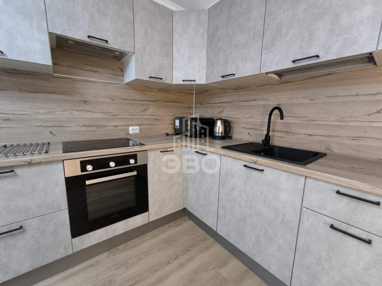 трехкомнатная квартира в Санкт-Петербурге по адресу: Гудиловская ул., 6, к 1