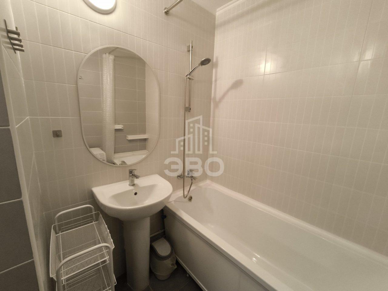 трехкомнатная квартира в Санкт-Петербурге по адресу: Гудиловская ул., 6, к 1