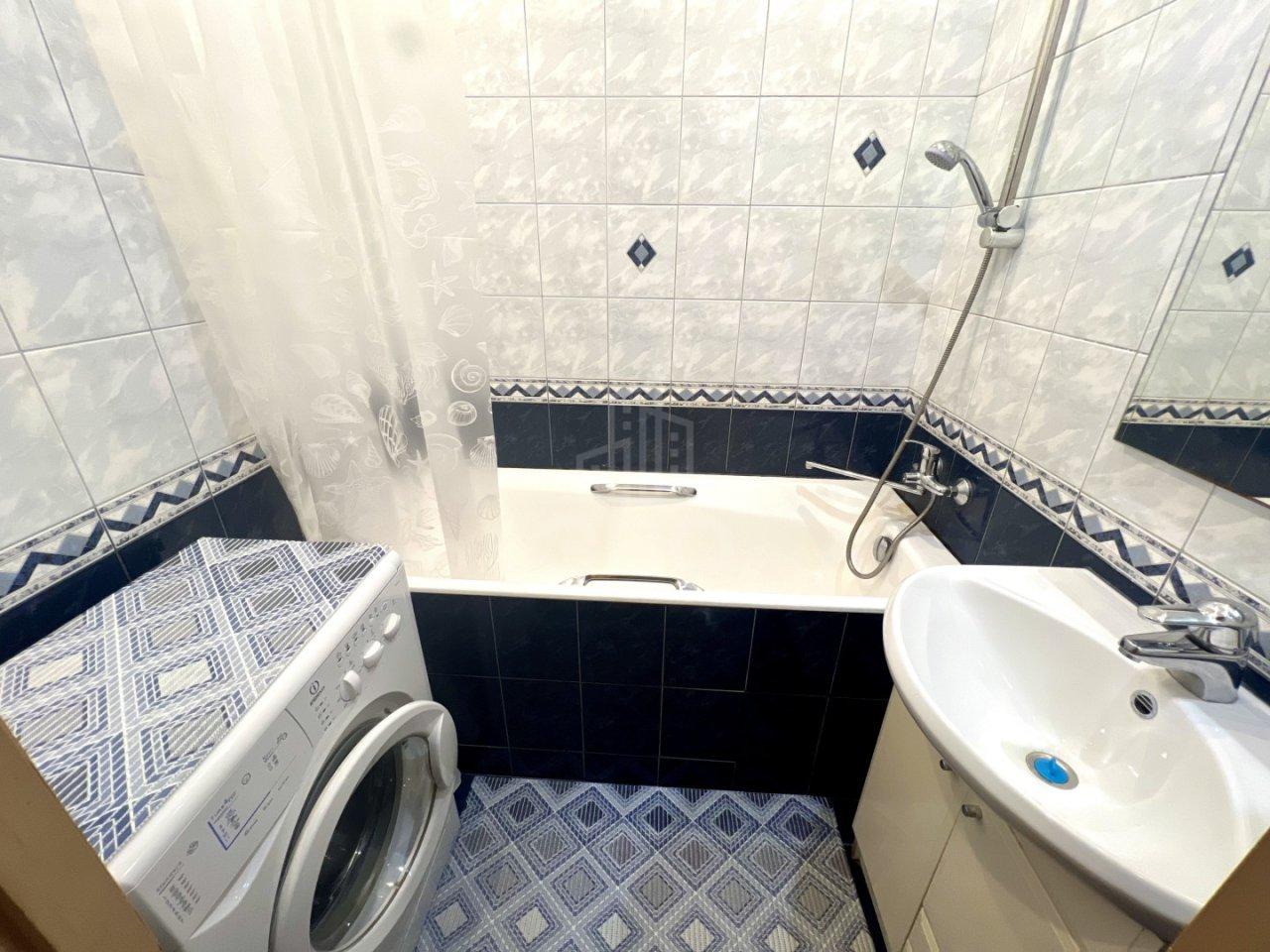 двухкомнатная квартира в Санкт-Петербурге по адресу: Кораблестроителей ул., 46, к 1