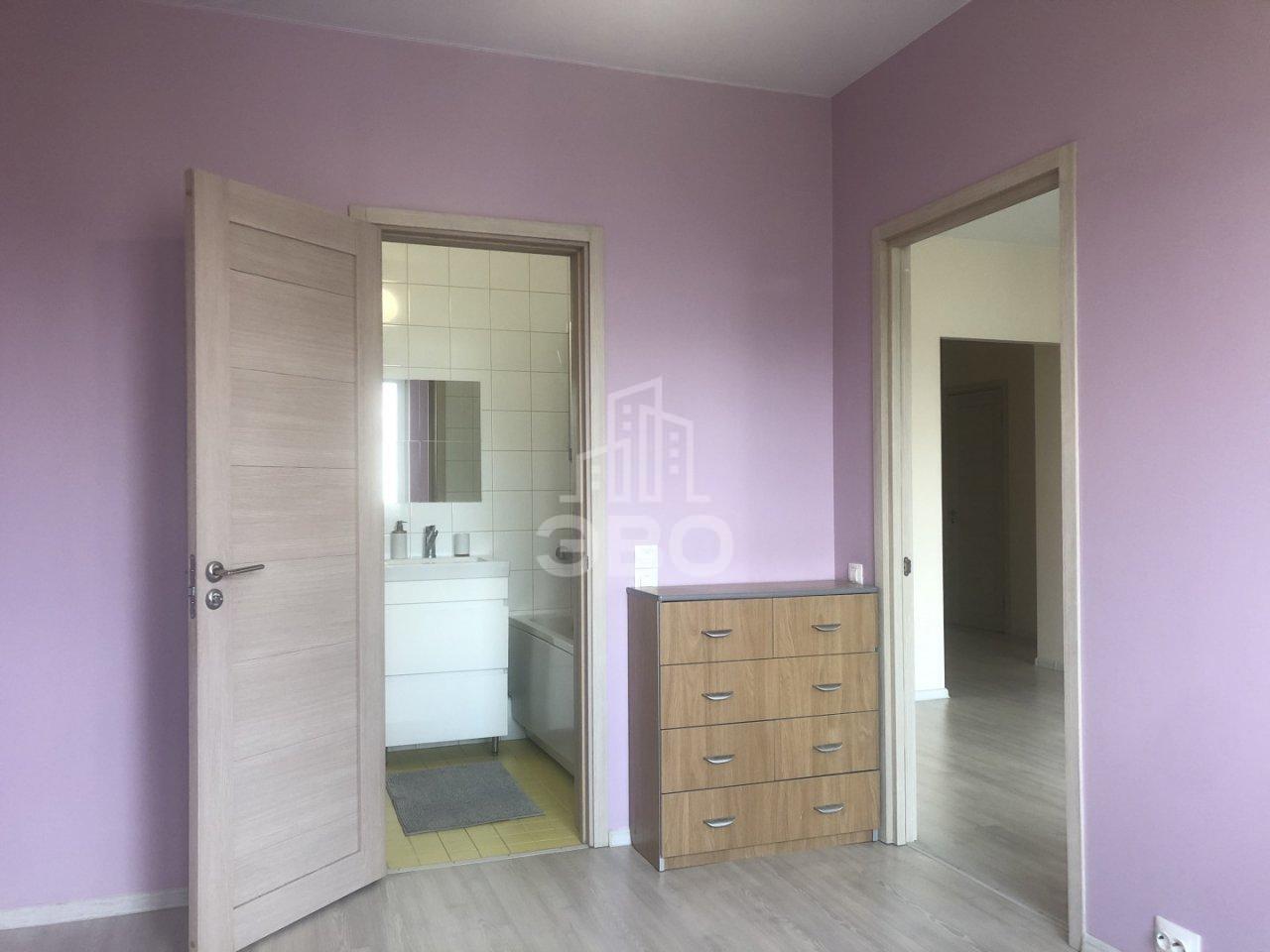 трехкомнатная квартира в Санкт-Петербурге по адресу: Оптиков ул., 34, к 1