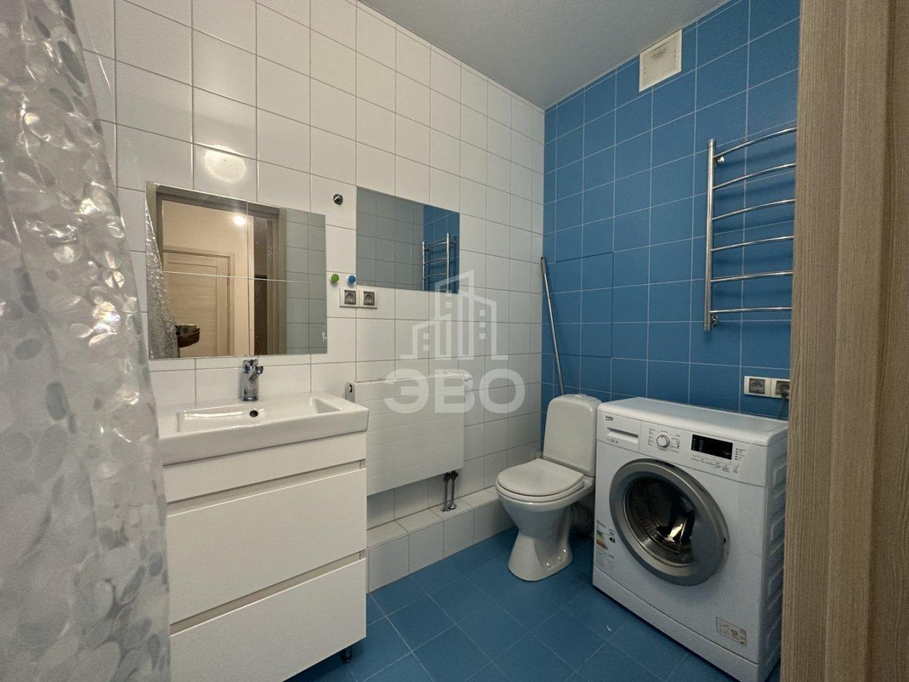 трехкомнатная квартира в Санкт-Петербурге по адресу: Оптиков ул., 34, к 1