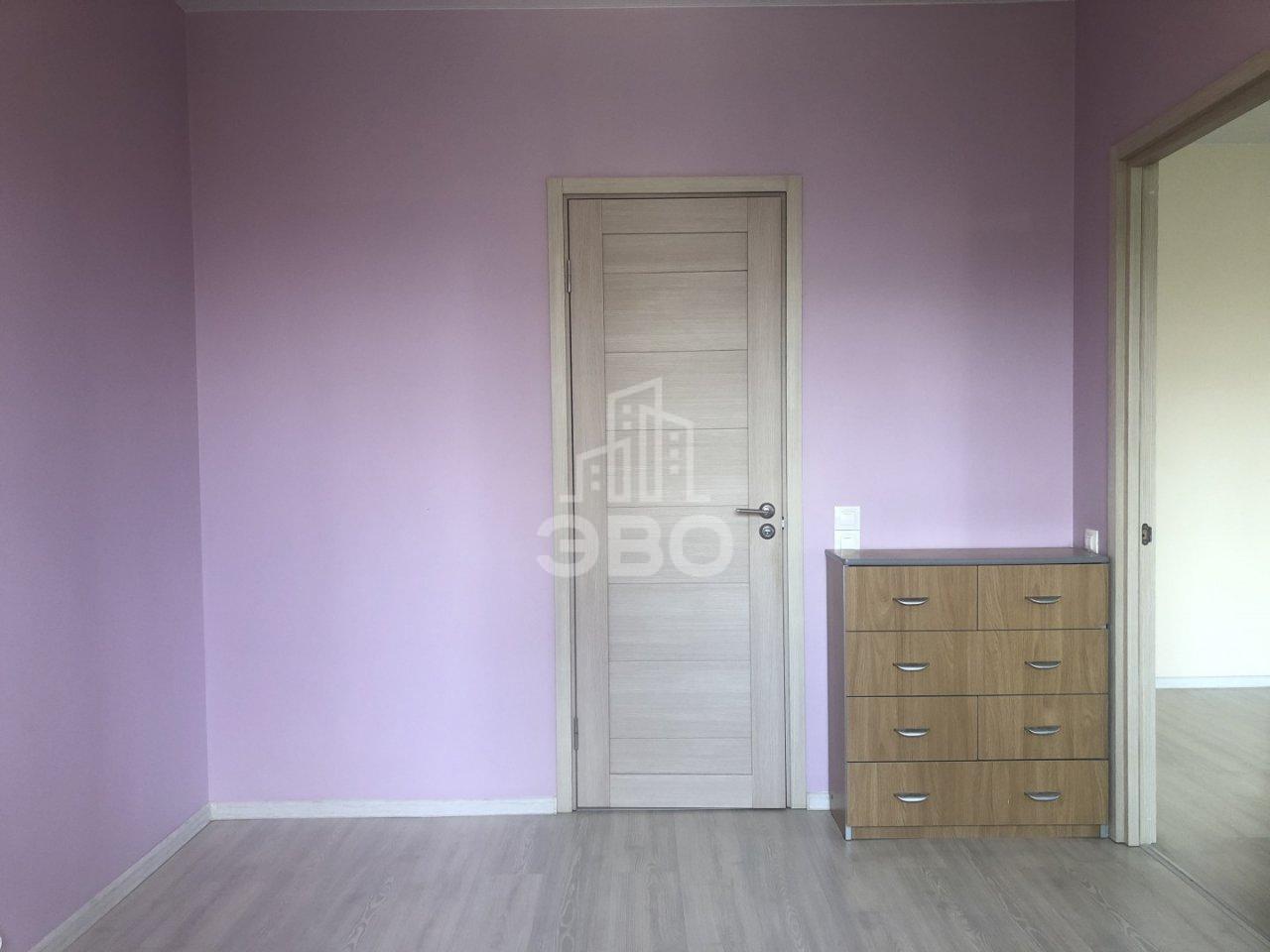 трехкомнатная квартира в Санкт-Петербурге по адресу: Оптиков ул., 34, к 1