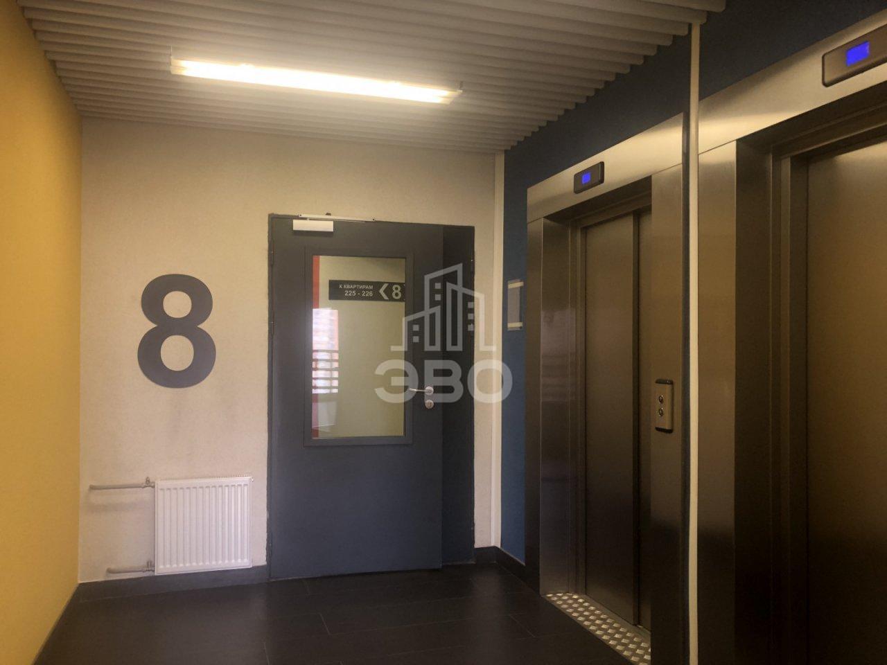 трехкомнатная квартира в Санкт-Петербурге по адресу: Оптиков ул., 34, к 1