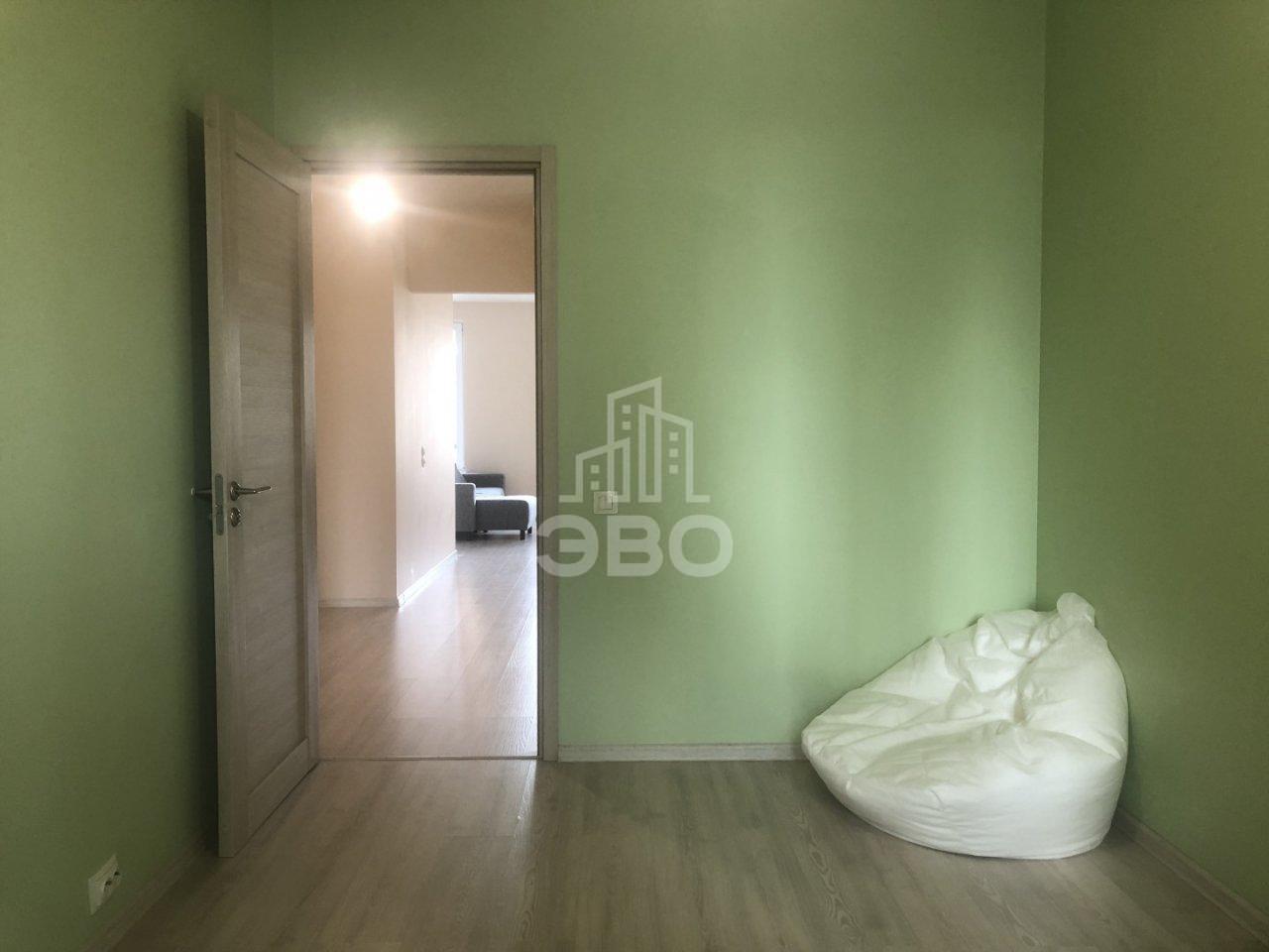 трехкомнатная квартира в Санкт-Петербурге по адресу: Оптиков ул., 34, к 1